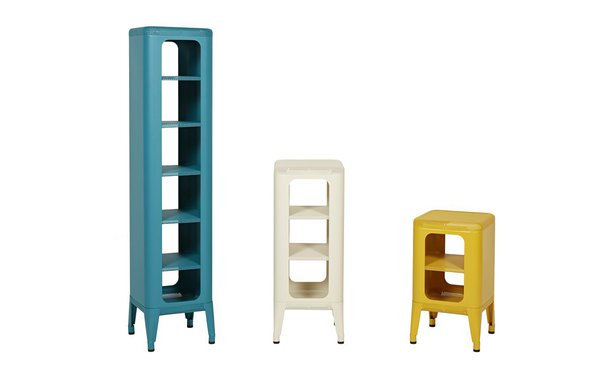 Déclinés en trois hauteurs, meubles tabourets pour rangements ouverts, modèles MT500, MT750 et MT1335 en acier et acier laqué perforé (L 133,5, 75 et 50 x L et P 31 cm). Création Frédéric Gaunet pour Tolix.