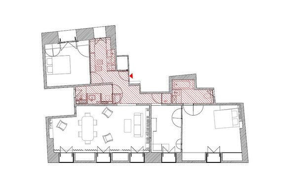 Plan de l’appartement après travaux : au cœur de l’appartement, l’entrée, le couloir et les espaces techniques hyper-cloisonnés ont été fluidifiés par la suppression de cloisons et de portes inutiles.