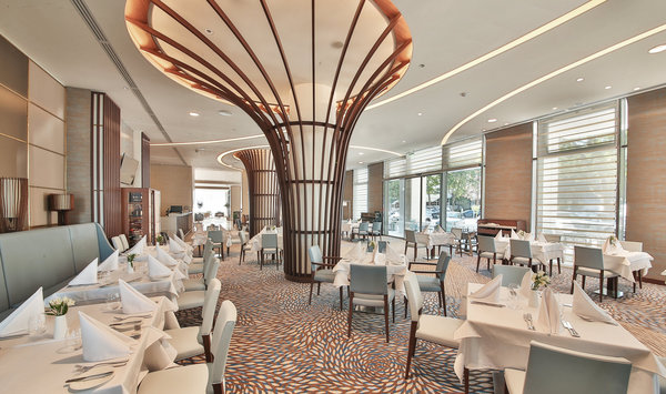 Le restaurant gastronomique du Paradise Blue Hôtel, au bord de la Mer Noire.