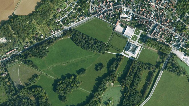 Le domaine d’Ancy-le-Franc offre un parc de 50 hectares.