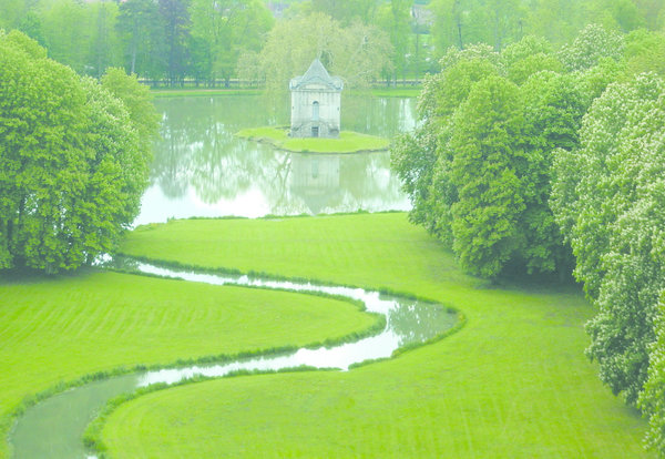 Rivière Serpentine La folie menant au lac et sa folie du XVIIIème.