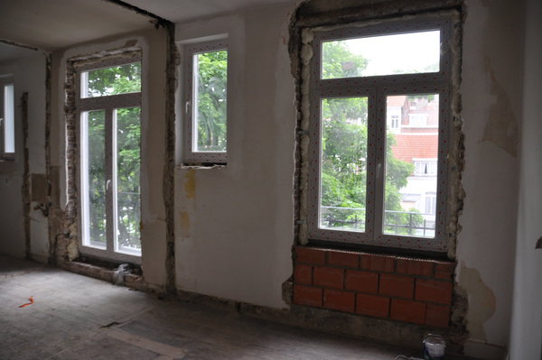 Avant les travaux : côté cour, les ouvertures d’origine ont été conservées comme le stipulait la réglementation d’urbanisme.