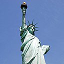 La Statue de la Liberté: un monument gratte-ciel imaginé par Auguste Bartholdi en 1886.