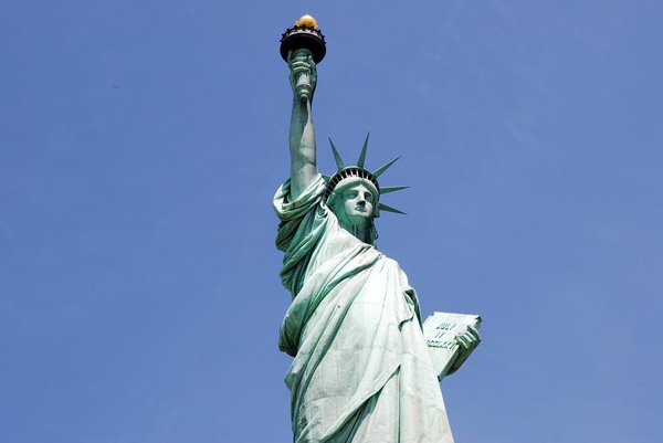 La Statue de la Liberté: un monument gratte-ciel imaginé par Auguste Bartholdi en 1886.