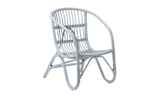Pour les kids aussi ! Par sa légèreté le rotin est particulièrement adapté au mobilier pour enfant et teinté de jolies couleurs pastel. Chaise Pepper, 95 €, Bloomingville, Frenchrosa.