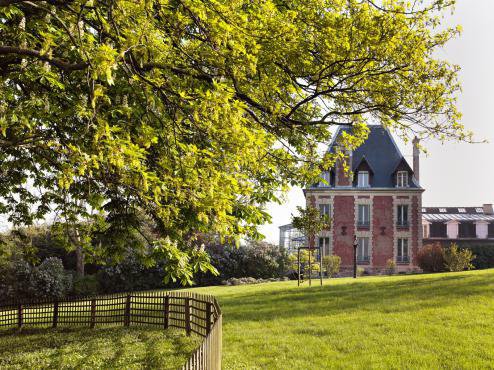 La villa des Brillants à Meudon sur 3 hectares de terrain, surplombe Meudon.