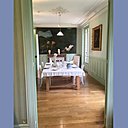 La salle à manger a été recomposée telle qu'elle était d'après les photos d'archives.