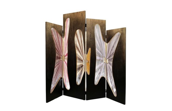 Paravent « Fils d’ombre », création Hoon Moreau, chêne teinté et fils de soie, édition limitée de 8 pièces + 4EA, 20 000 €.