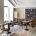 Au rez-de-chaussée, rencontres de styles pour favoriser aussi les échanges humains.