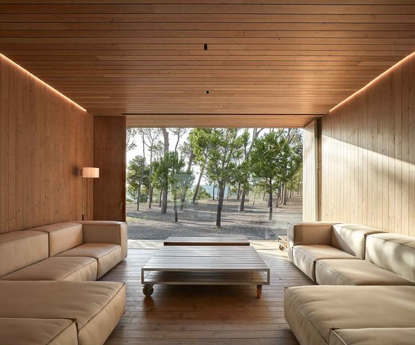 Le salon est un prolongement de la nature extérieure.