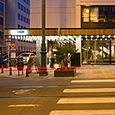 A l’extérieur, le bâtiment a conservé son style d’origine façon immeuble de bureaux.