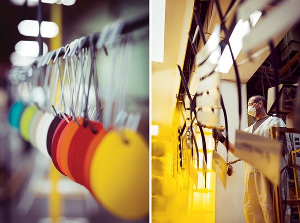 Fermob a fait de la couleur son ADN. Dans un processus industriel, chacune est élaborée en usine, avec des poudres cuites au four.