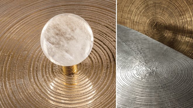 Gros plan sur les tables « Goutte d’eau » en fonte de bronze et d’aluminium. Création Ado Chale en 1971. Ce modèle était autrefois appelé « Soleil Maya » en hommage à l’art précolombien très apprécié par Ado Chale. Sphère en cristal de roche. Création Ado Chale en 1971.