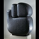 Meuble boule recouvert d’un appareillage de petits morceaux de schiste (ardoise provenant de Belgique). Création Ado Chale en 1973.