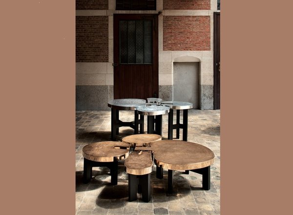 Tables Joséphine en bronze et aluminium moulé, créées en 2013, en hommage à la mère d’Ado Chale. Première édition limitée de 50 pièces.