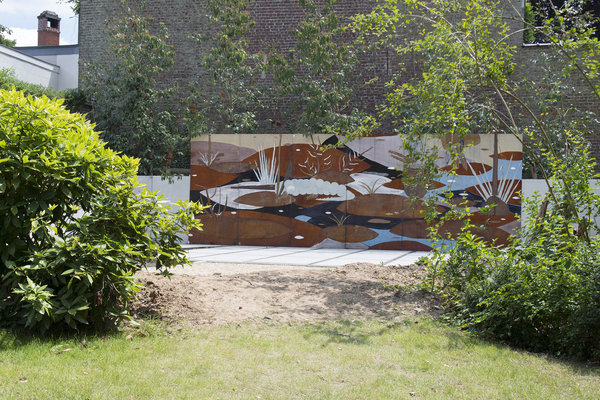Dans le jardin, la fresque « Half of river scene » de Martin Belou.