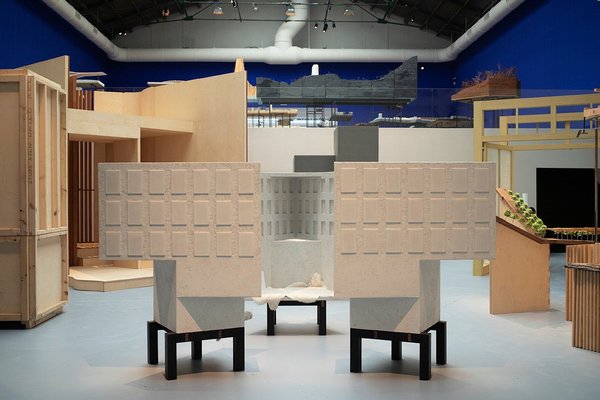 An Infrastructural Architecture, 2018. Plâtre sur panneau de fibres, bois, acier et matière imprimée.  Special Section – Close encounter: meetings with remarkable projects. 16ème Biennale Internationale d’Architecture de Venise, Freespace.