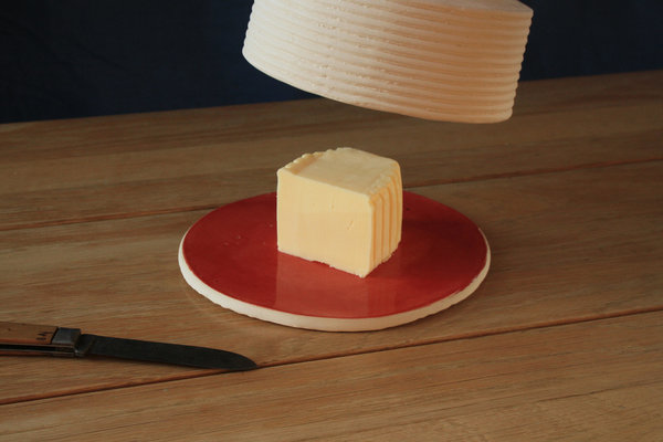 Les rafraichissants, série d’objets explorant les capacités perspirantes qui font de la faïence un matériau clé de la conservation sans électricité, création Audrey Bigot.