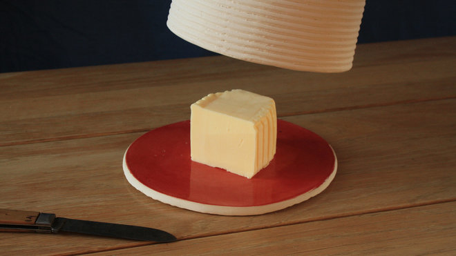 Les rafraichissants, série d’objets explorant les capacités perspirantes qui font de la faïence un matériau clé de la conservation sans électricité, création Audrey Bigot.