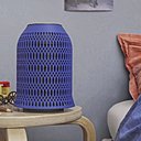 Enceinte lumineuses et sans fil bluethooth personnalisable, fabriquée grâce à l’impression 3D dépôt de fil. Elle est déclinée en 10 motifs façon dentelle et 10 couleurs. Modèle OWA développé par Armor, création Bold design.