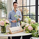 La particularité des bouquets de Bloom and Wild réside dans leur emballage design et packaging plat qui permet un transport optimal des fleurs fraîches en bouton. La particularité des bouquets de Bloom and Wild réside dans leur emballage design et packaging plat qui permet un transport optimal des fleurs fraîches en bouton.