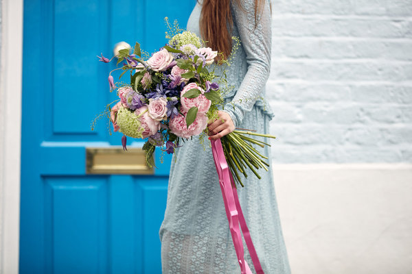 Aux doux tons pastel, bouquet Pimlico idéal pour une réception.