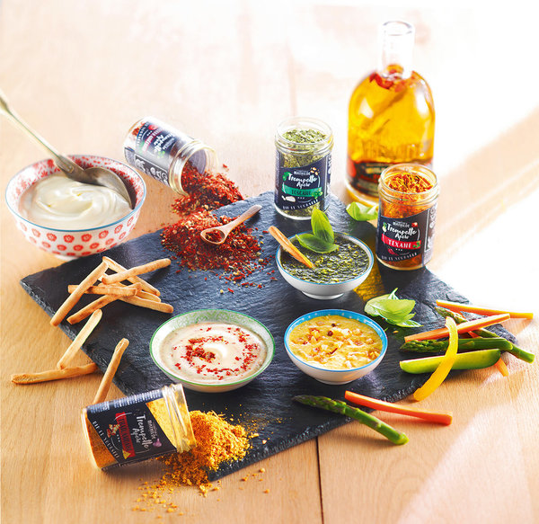 Pour sublimer l’apéro les mélanges Trempettes du Comptoir de Mathilde libèrent la créativité culinaire de tout un chacun et permettent de préparer en un clin d’œil des sauces gouteuses pour y tremper gressins et batônnets de légumes de saison !