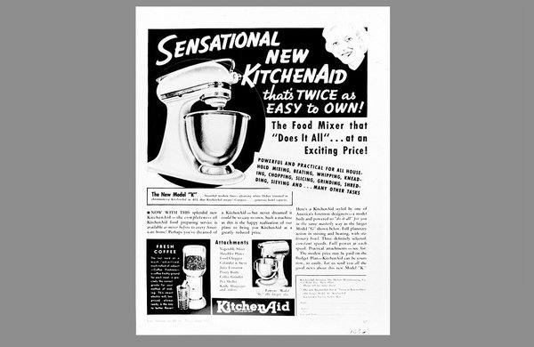 Publicité d’époque montrant l’engouement des consommateurs pour la marque KitchenAid.
