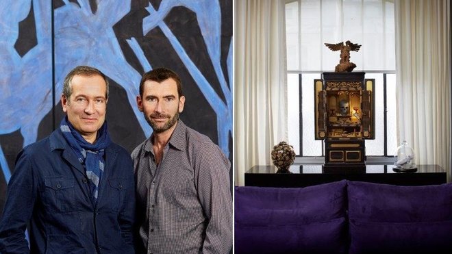 Le duo Marc Hertrich (à gauche) et Nicolas Adnet (à droite) qui ont réhabilité le plateau d’une ancienne usine d’une façon surprenante. Et dans leur salon, un cabinet de temple chinois du XVIIIème siècle pour vénérer les ancêtres. Il a été customisé avec des vanités.