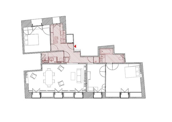 Plan après les travaux : au cœur de l’appartement, l’entrée, le couloir et les espaces techniques hyper-cloisonnés ont été fluidifiés par la suppression de cloisons et de portes inutiles.