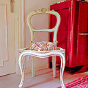 Restaurer une chaise de style Louis Philippe.