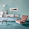3 pièces de Gio Ponti dans un intérieur d’aujourd’hui. L’étagère murale suspendue D.355.1, la table basse D.552.2 et le fauteuil D.153.1.