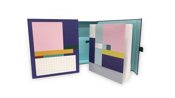 Géométrique. Livre de croquis, livre d’or, livre de recettes, ce book de 576 pages offre de multiples possibilités. Idéal au bureau ou à la maison, coffret Winter, 43 €, Papier Merveille.