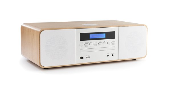Raffinée. Pour écouter ses musiques préférées avec un appareil discret, micro-chaîne monobloc et compacte, finitions bois et tissu blanc, 99,00 € Thomson.