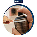 Etape 5 : Placer les pochoirs et bomber les chiffres.