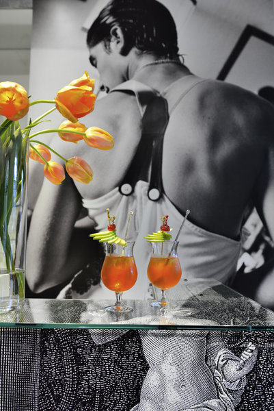 Un tête à tête après une longue après midi de vistie dans Arles.