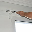 Etape 5 : Installation du rail sur les clips aluminium.