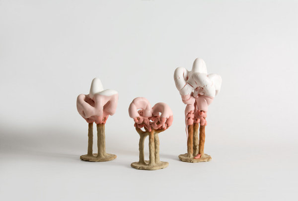 Trois pièces de Bente Skjøttgaard qui travaille à Copnehague. Série Nuage, réalisée en 2010. Collection privée.