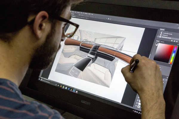 L’atelier maquette de L’Ecole de design : le passage par une maquette en phase de recherche est indispensable pour valider les volumes, les proportions et équilibrer les masses, mais également découvrir les matériaux, experimenter et résoudre les problèmes techniques. Car une maquette numérique (en 3D) ne donne jamais la même perception volumique qu’une maquette physique.