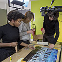 Etudiants de L’Ecole de design réalisant un stop motion ou animation en volume.