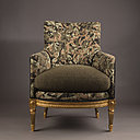 Camouflage automne: bois-dorure à la feuille, galons gros grain : 720 mètres, tissu Inca Houlès pour le coussin d’assise - Filet en coton, teinture kaki - clous noir mat Houlès