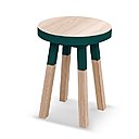 Tabouret rond en frêne massif (diamètre : 35 x H 45 cm), collection Egée, 395 €, le lot de 2.