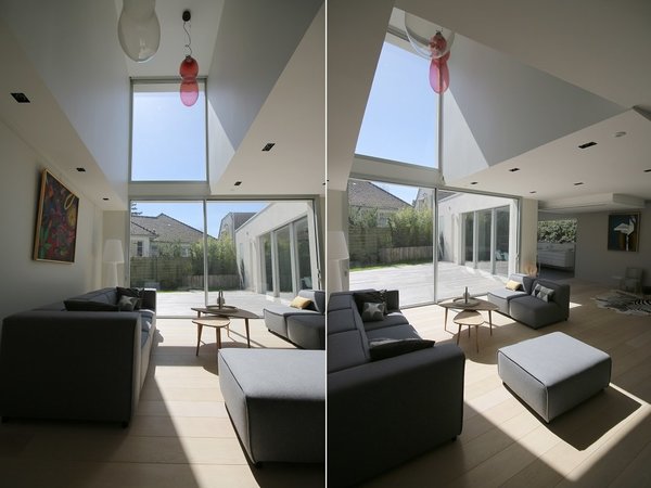 Seul un linteau, mis en place pour des raisons de facilité, brise le grand châssis vitré vertical.