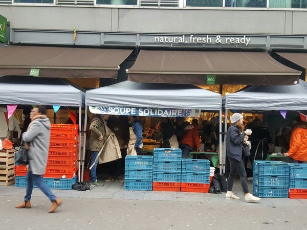 La chaine EXKI nature’s Kitchen a décidé de s’associer à Action Froid pour une distribution solidaire de soupe aux plus démunis.