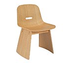 Modèle « Ellipse Chair » en contreplaqué de bois courbé et chêne. Création Michael Young studio pour Zens en 2019.