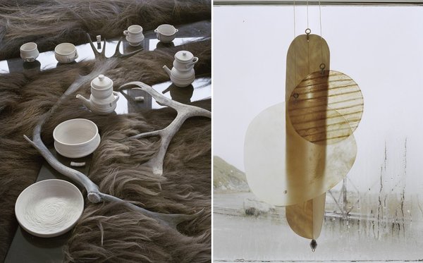 A gauche, Qiperukkat, service à thé en porcelaine tournée et gravée. Création Amandine David, designer, Lena Augusta Olsen, céramiste et Kim Kleist Eriksen, artiste et sculpteur. A droite, Passers, mobile inspiré des croyances chamaniques, en peau et boyaux de phoque, fil et métal. Création Jenna Kaës, designer, Sara Marie Lyberth, modéliste et couturière, Johanne Markussen, tanneuse et couturière et Hanseenaaraq Petersen « Nukannguaq », couturière.