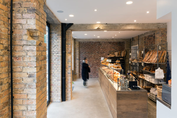 Pâtisseries sans colorant et fabriquées sur place pour que les gâteaux aient du goût.