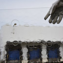 A twisted View, fenêtres vitrées qui changent notre vision du monde extérieur. Les motifs subtils dans le verre provoquent des effets de flou, de double vision, de brouillard…. Département Public Privé, projet d’études de Dane Vonk.    Photo : © Nicole Marnati, Design Academy Eindhoven