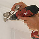 Etape 5 : Visser les vis de fixation de votre support. Etape 5 : Visser les vis de fixation de votre support.