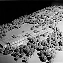 Le campus HEC est un porte-avion ancré dans le territoire francilien : accueillant une population internationale et largement connectée, sa distance par rapport à la ville rend ce "campus habité" tout à fait particulier.